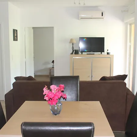 Chez Laurence Et Fabien * Santa-Maria-Poggio (Corsica)